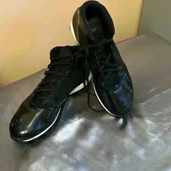Men’s Umbro  Cleats - Picture 1 of 10